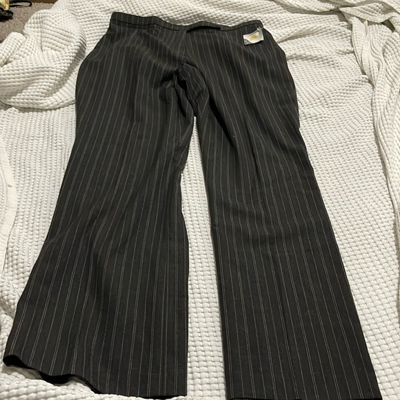 NWT- East 5th- 14 - Picture 2 of 7